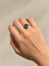 Load image into Gallery viewer, Aletra Ring with Vintage Black Diamond Glass
