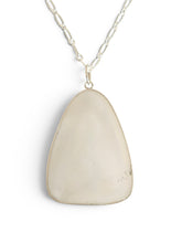 Load image into Gallery viewer, Serpentine Necklace in White
