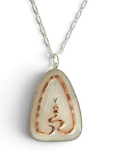 Load image into Gallery viewer, Serpentine Necklace in White

